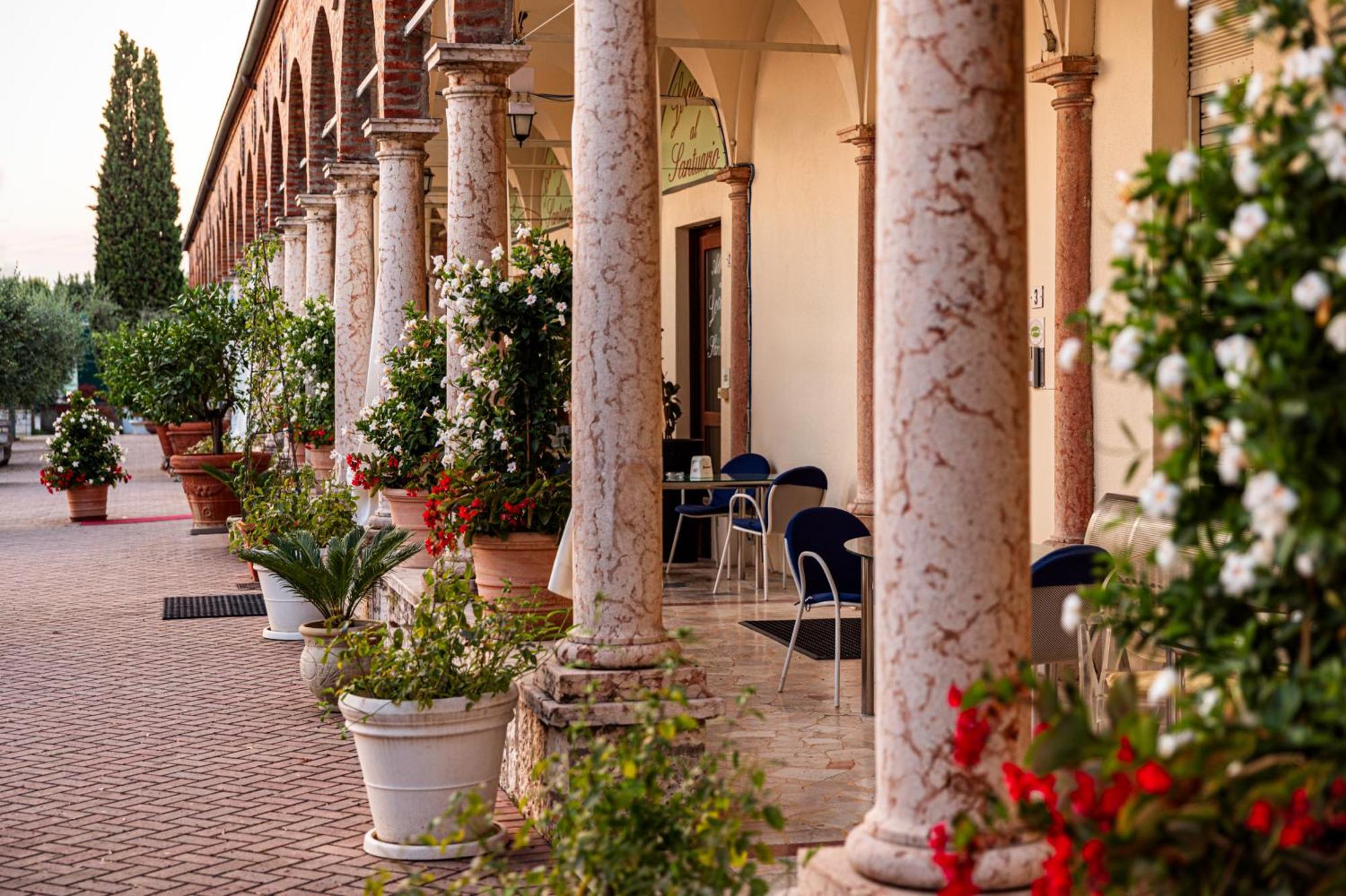 Locanda Al Santuario Peschiera del Garda Exterior photo